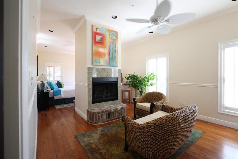 The Almanett Hotel & Bistro Gulfport Room photo