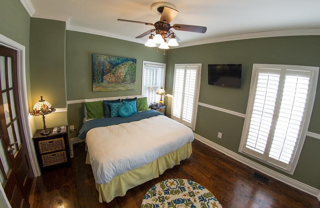 The Almanett Hotel & Bistro Gulfport Room photo