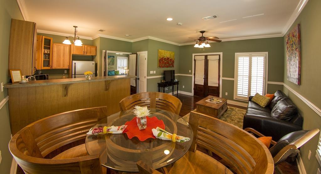 The Almanett Hotel & Bistro Gulfport Room photo