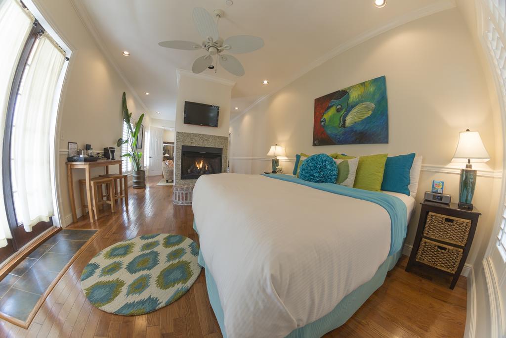 The Almanett Hotel & Bistro Gulfport Room photo